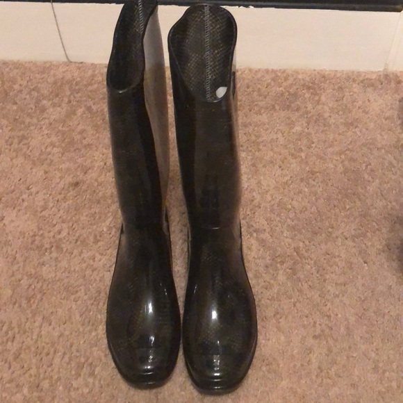 comfortable rain boots